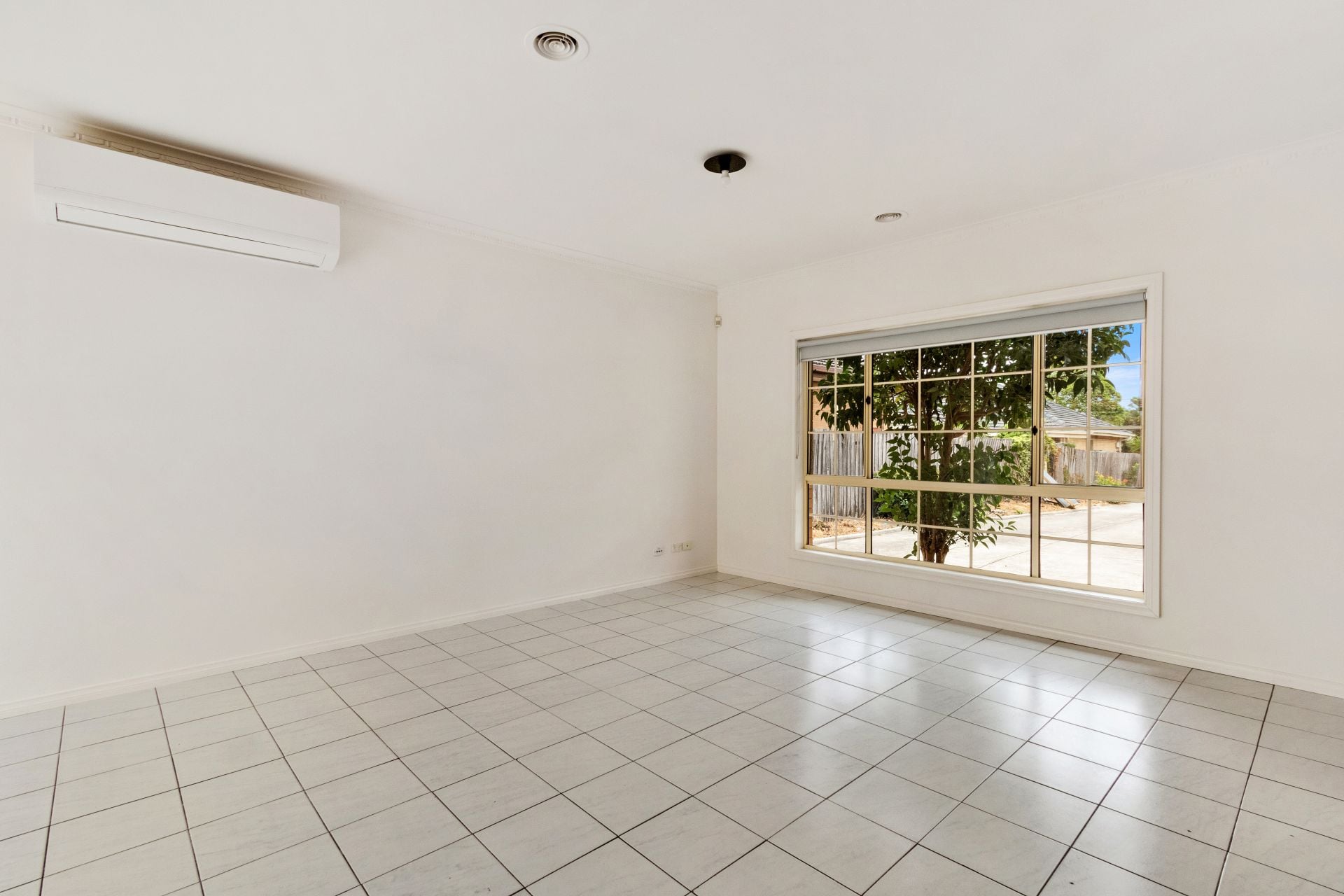 SPACIOUS 3 BEDROOM