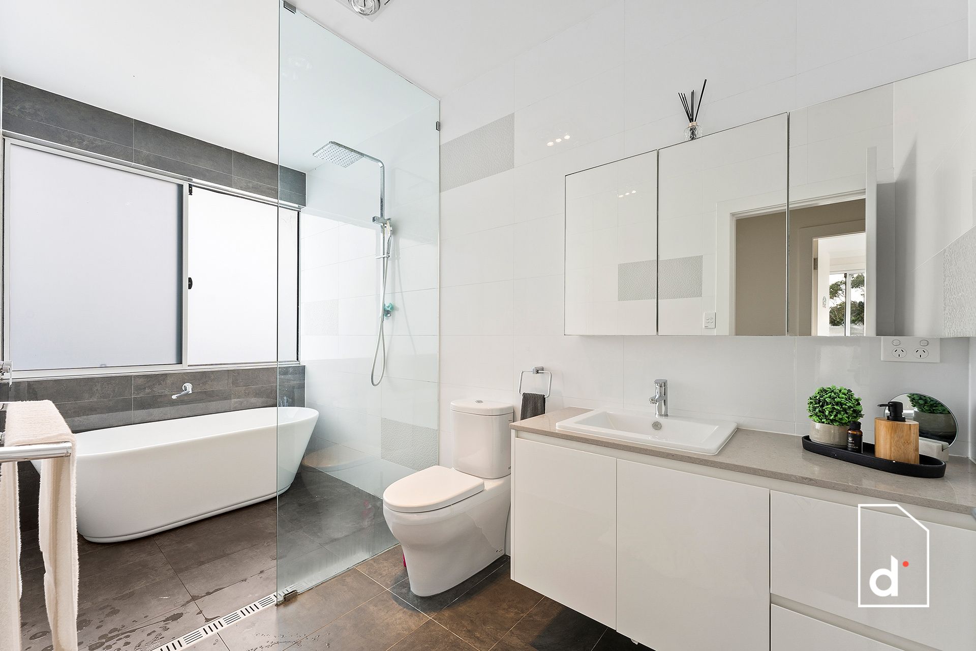 1/33 William Davies Drive, Figtree NSW