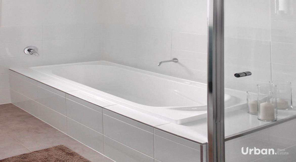 Bardia 65 Ingleburn Gardens Drive