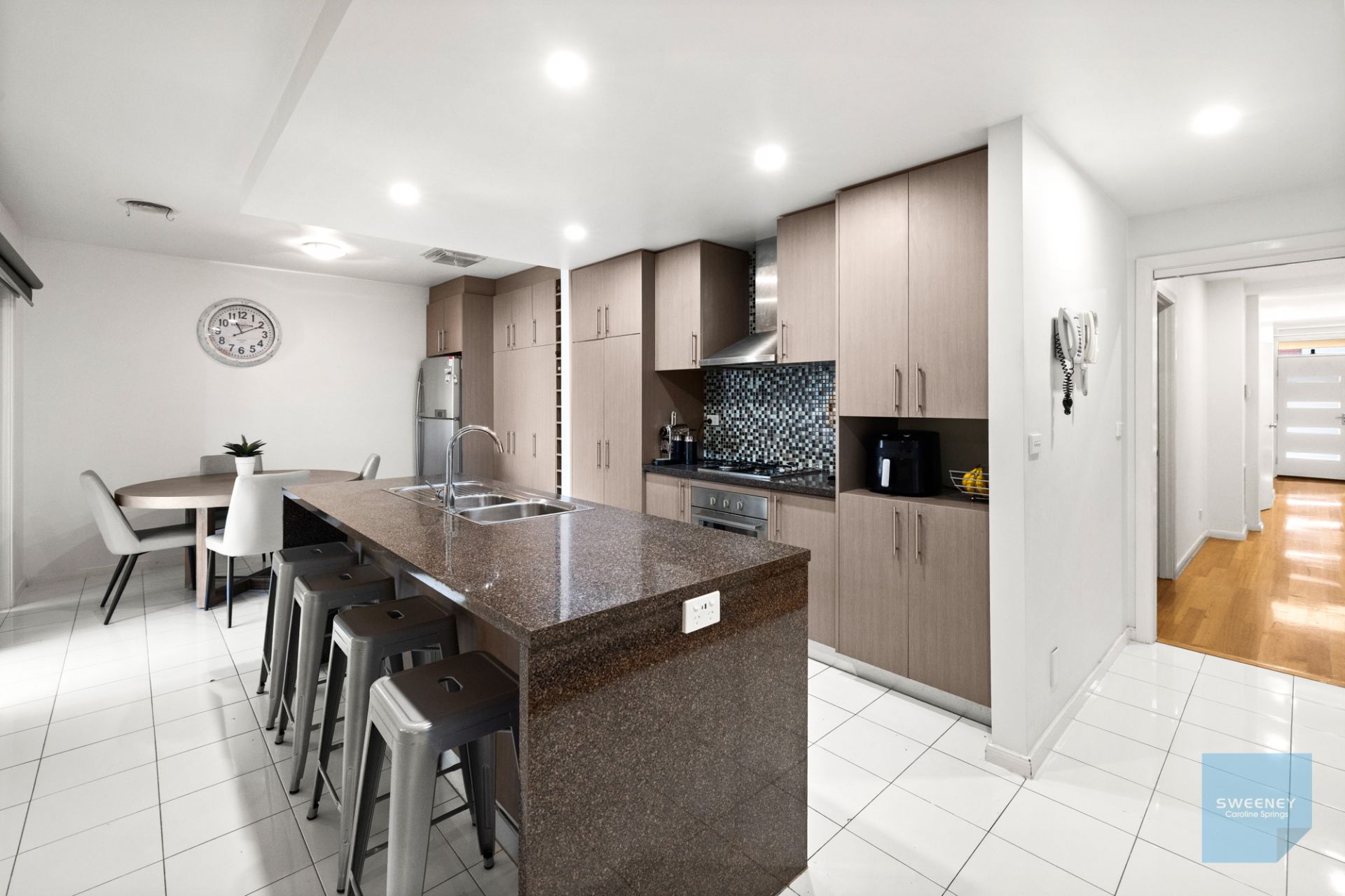 4 Brinton Lane, Caroline Springs - Thumbnail 4