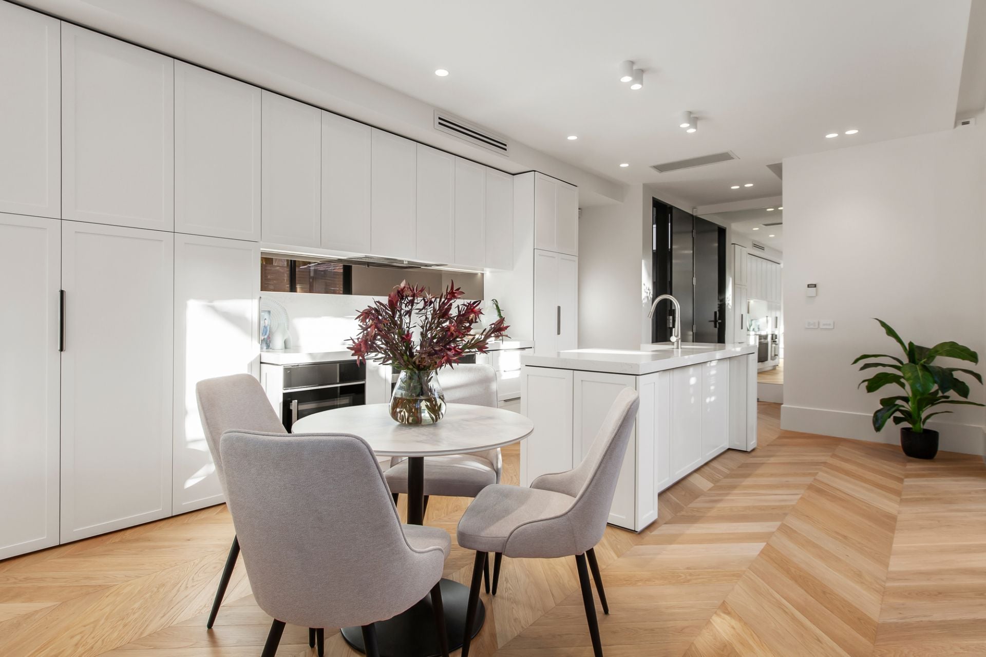 3/5a Valdemar Court, Brighton East, Brighton East - Thumbnail 2