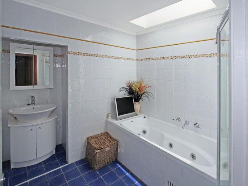 36 Georges River Crescent, OYSTER BAY, Oyster Bay - Thumbnail 3