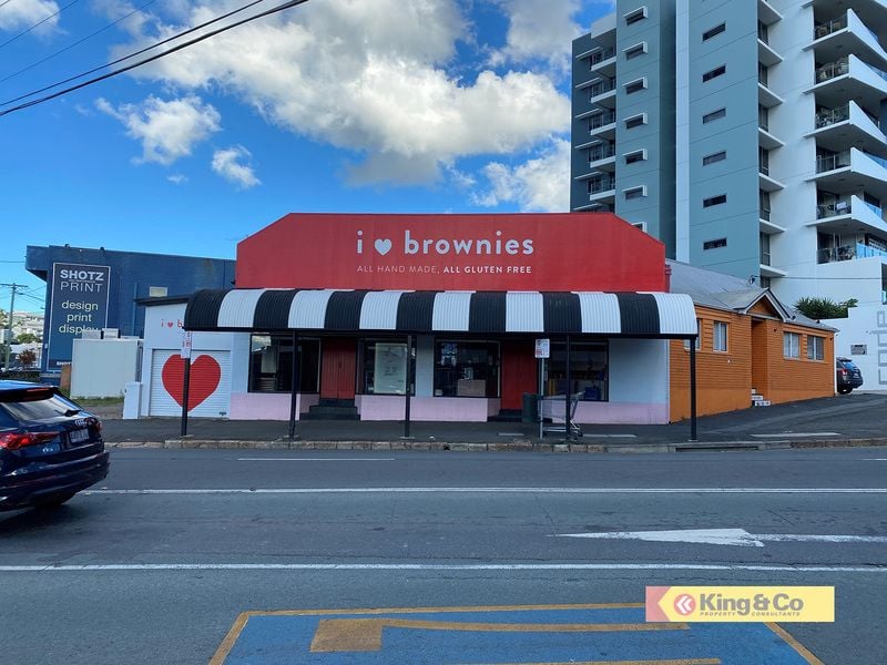 ! Retail & Office / Storage Space!