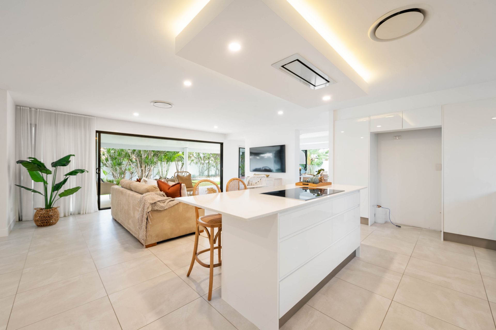 20 Sonder Street, Broadbeach Waters - Thumbnail 5