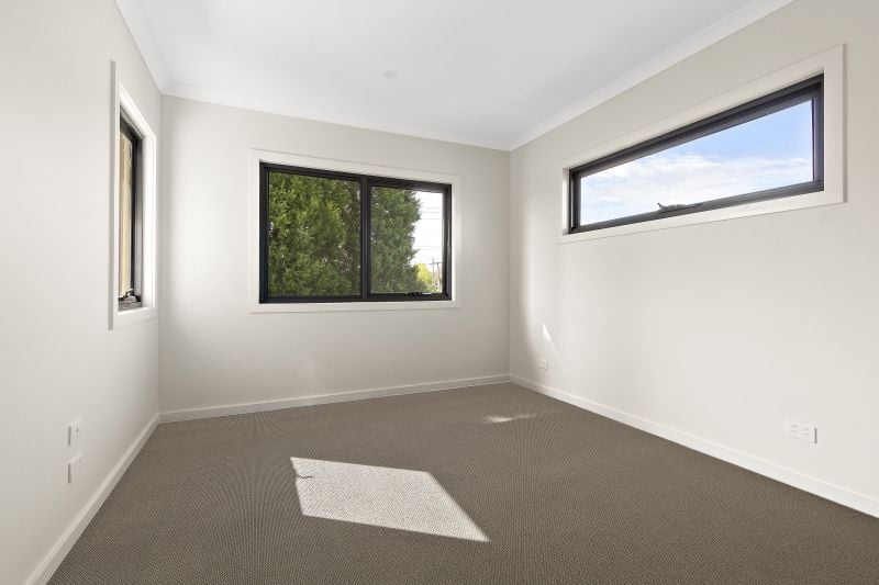 2/101 Mount View Road, Lalor