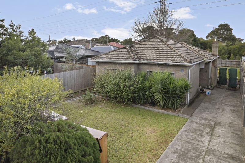 8 Banbury Road, Reservoir