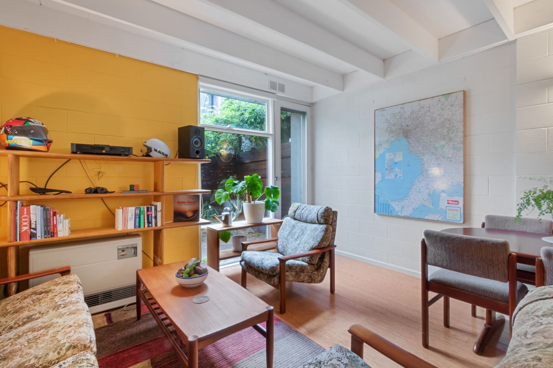 Charming 2 Bedroom, Townhouse!