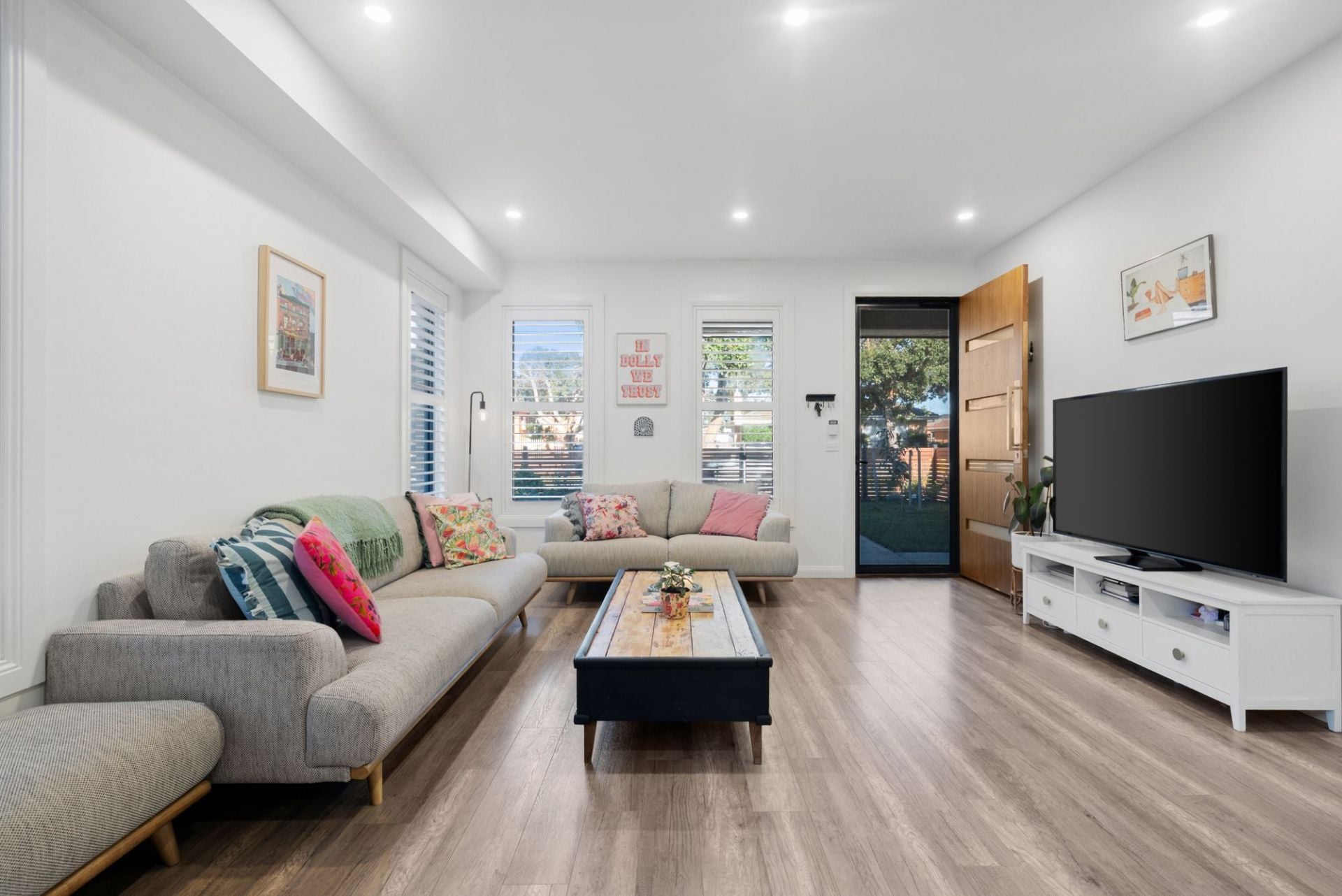 UNDER OFFER

Style, Space & Sophistication in a Prime Family Setting
