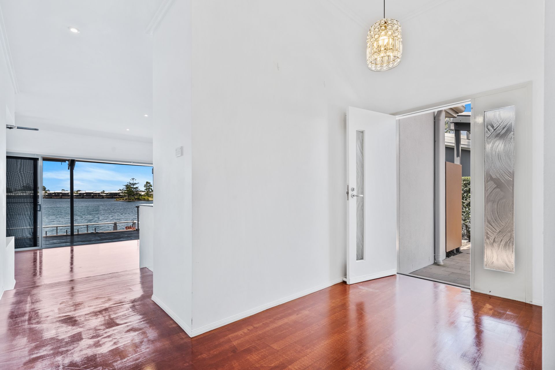 40/181 Lae Drive, Coombabah - Thumbnail 2