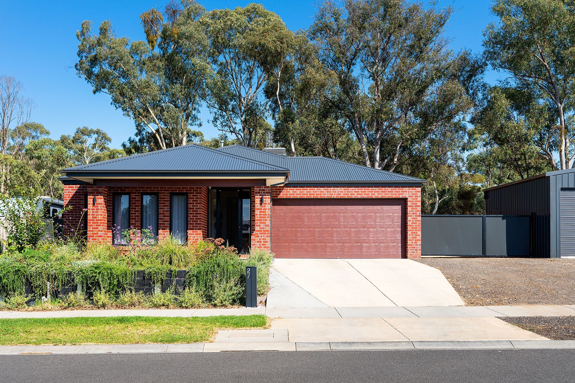27 Woodman Drive, McKenzie Hill - Thumbnail 2