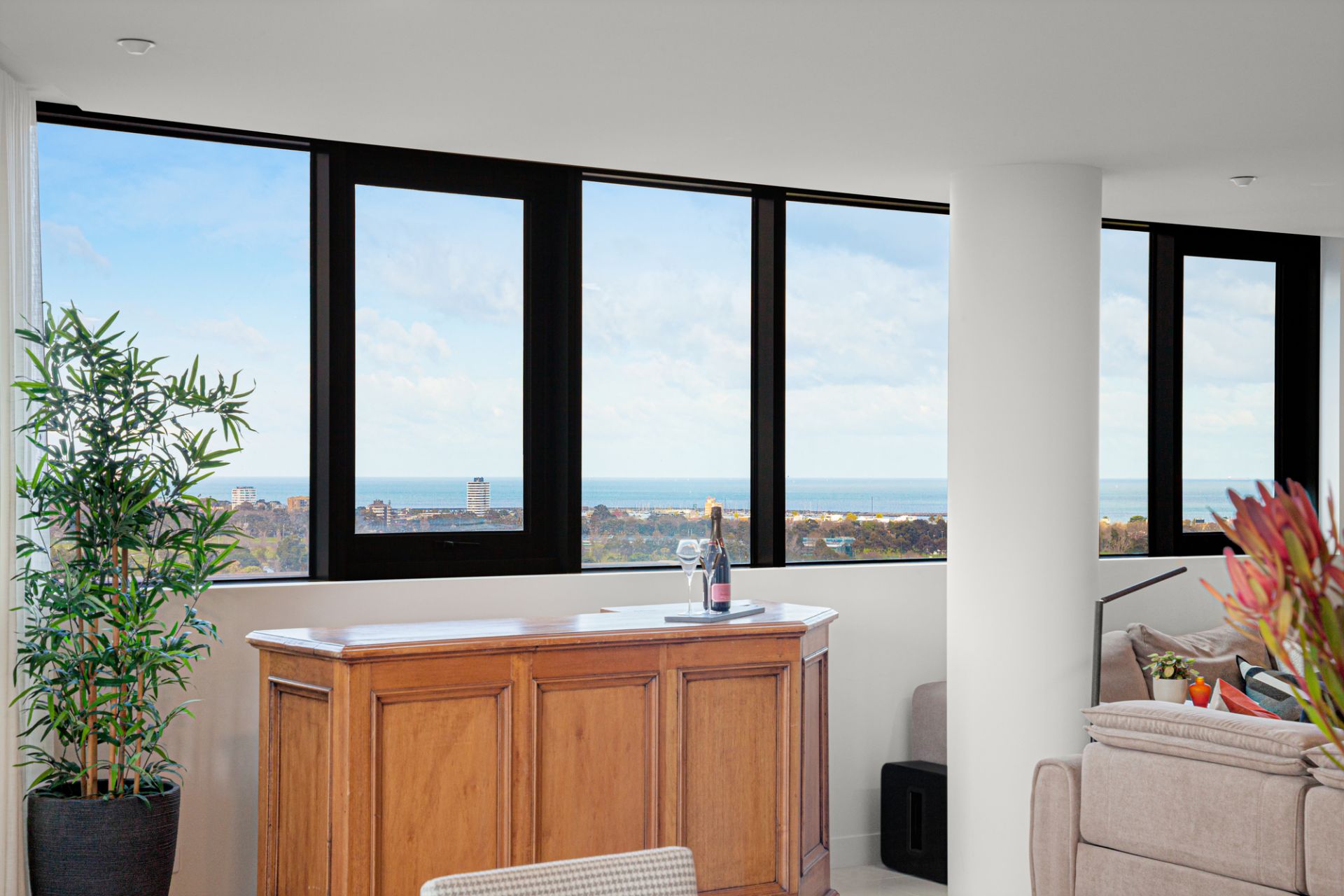 1806/12 Queens Road, Melbourne, Melbourne - Thumbnail 2