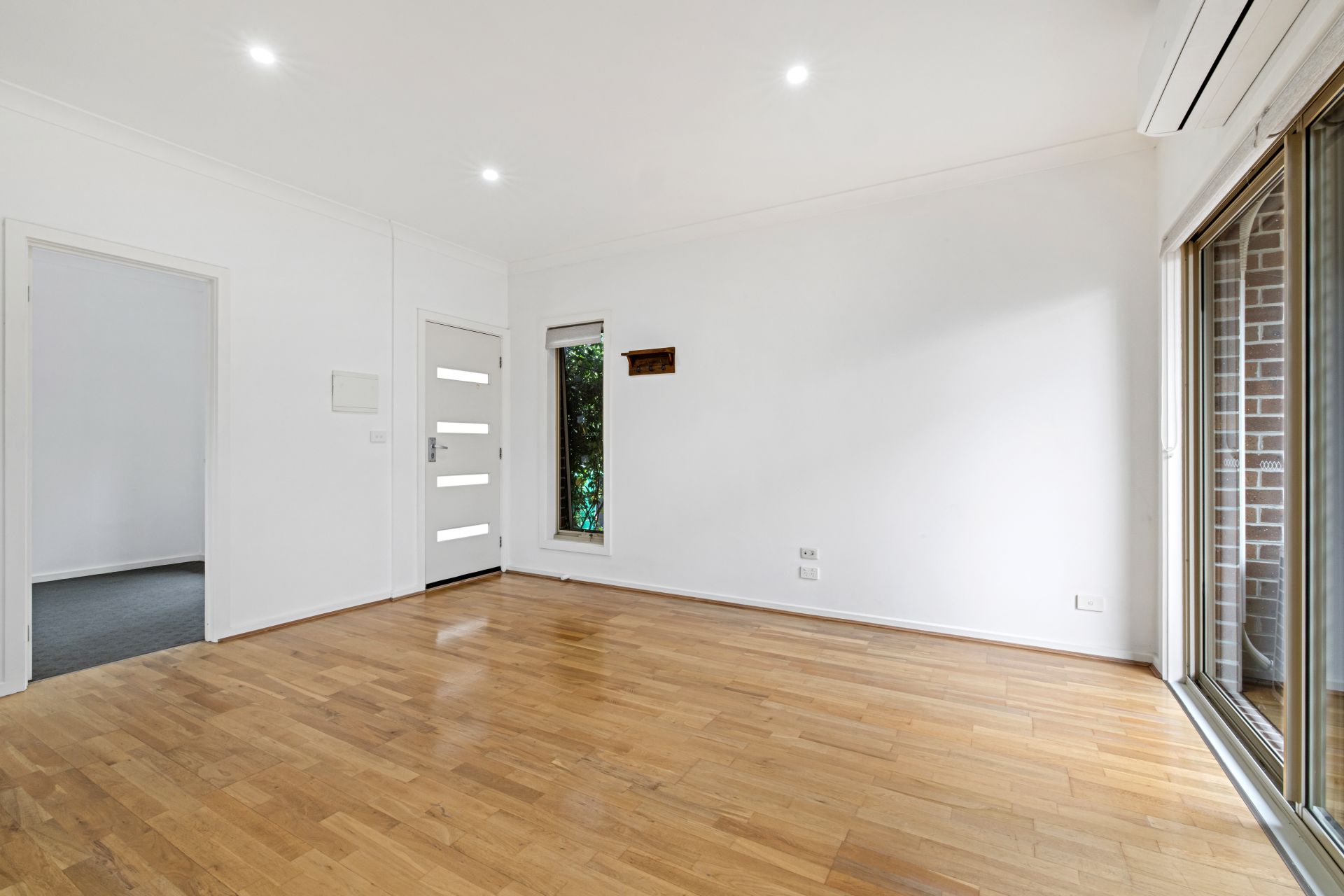 Modern 2-Bedroom Unit in Prime Reservoir Location