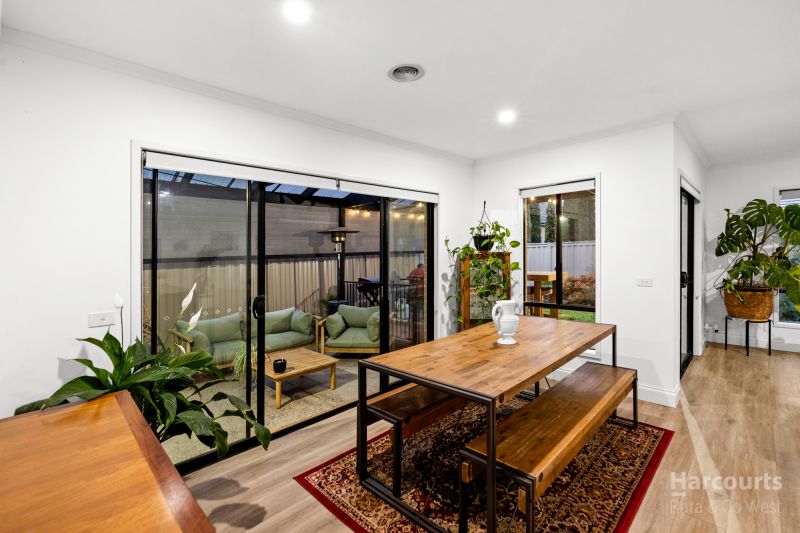 5 Cobaw Circuit, Caroline Springs