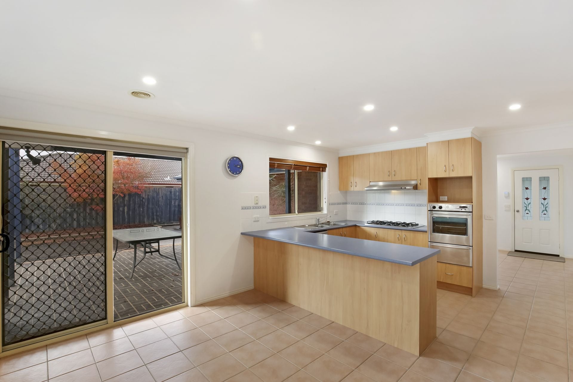 Easy Living in Mill Park Lakes!