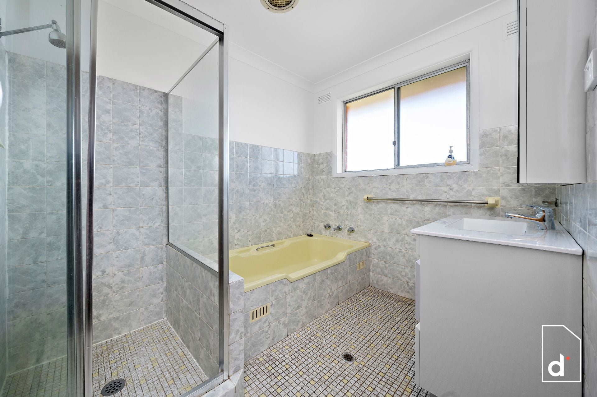 9 Girvan Crescent, Corrimal NSW