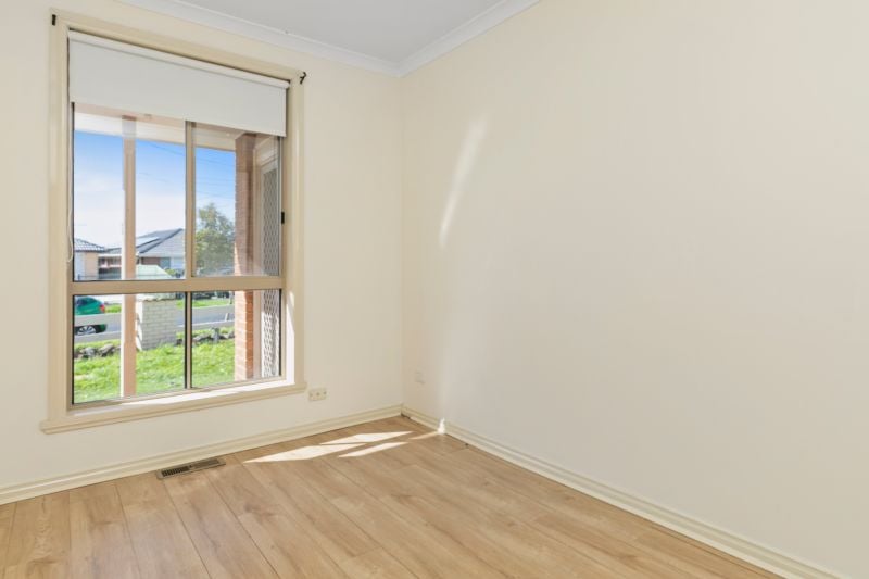 2/9 Dennis Street, Lalor