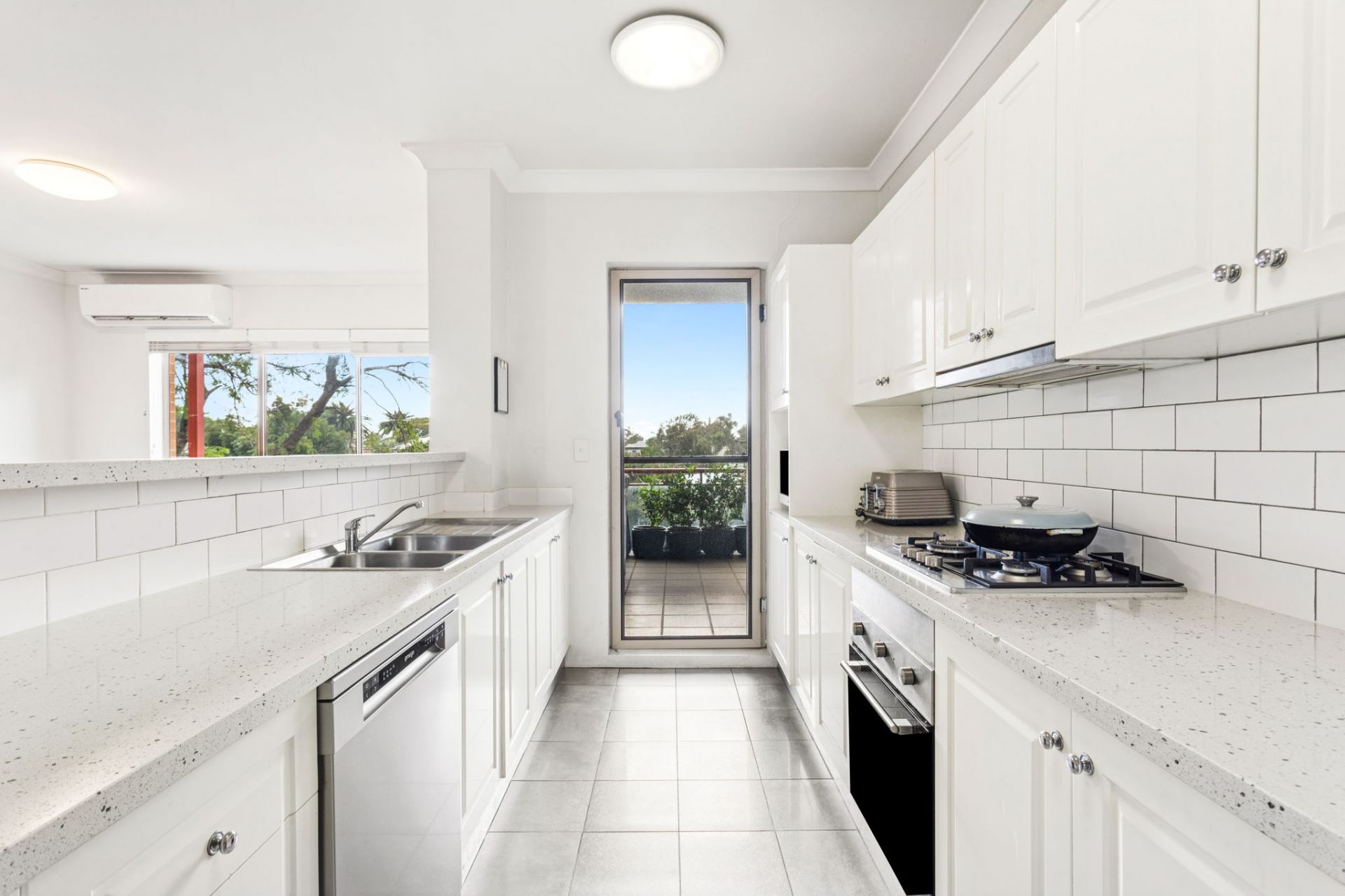 30/127 Banksia Street, Botany, Botany - Thumbnail 3