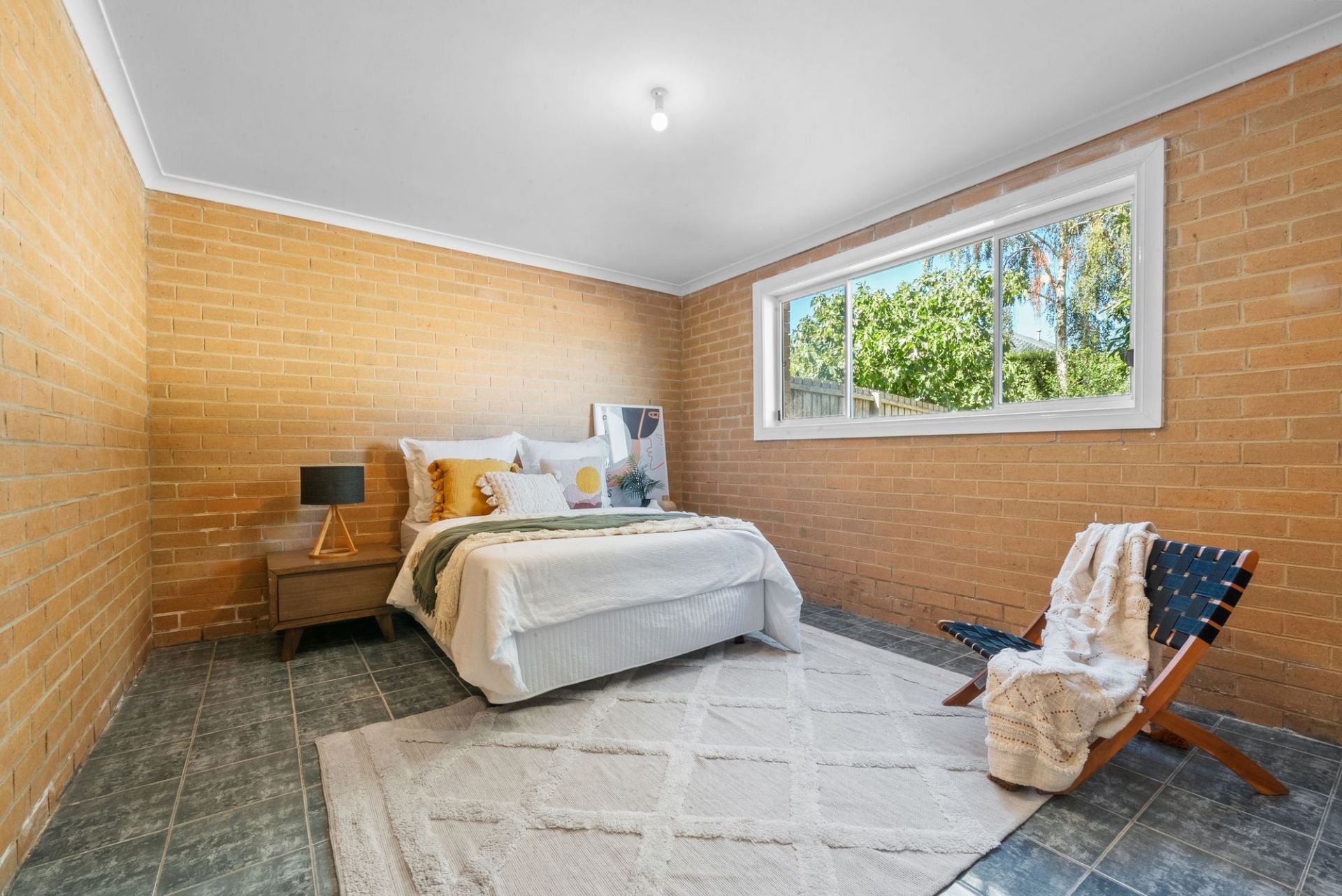 Family Scale Living in a Blue-Chip Mill Park Pocket