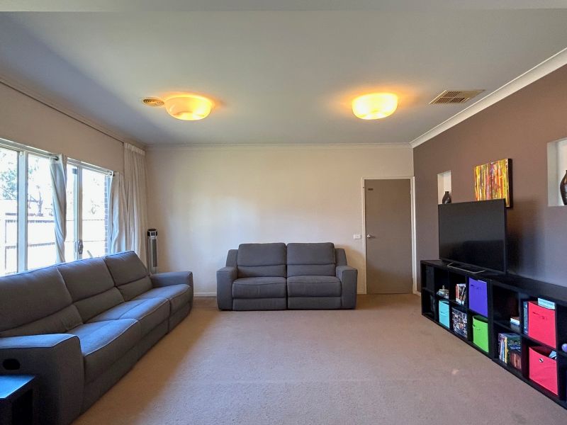 12 Shine Walk, Epping