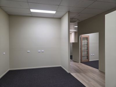TIDY FITTED OFFICE WITH CAR PARKING!