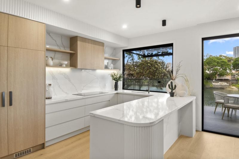 51 Rudd Street, Broadbeach Waters - Thumbnail 5