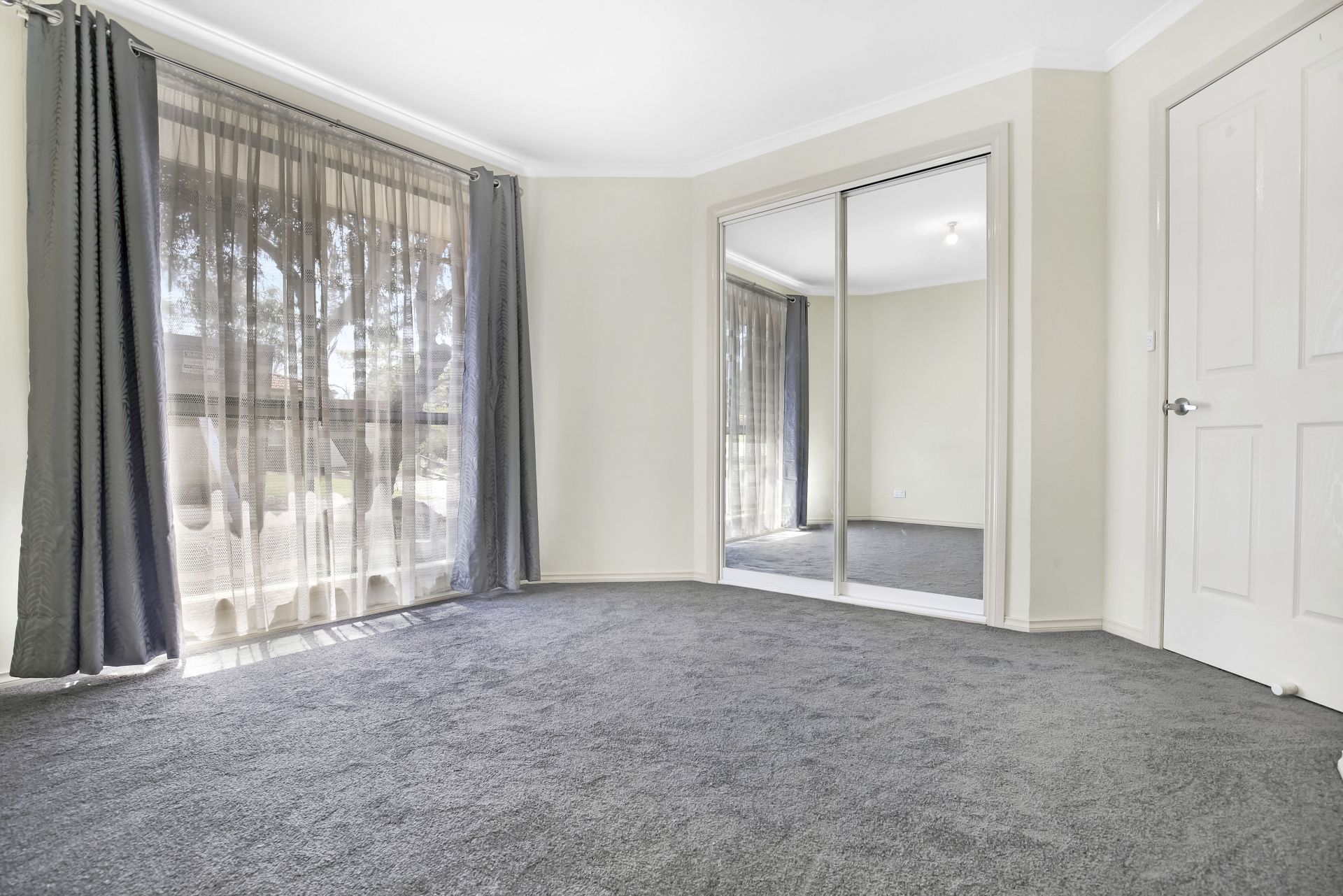 Low-Maintenance Unit in Great Location!
