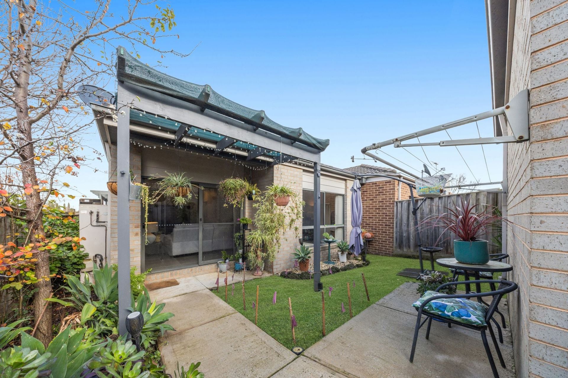 Cosy, Light-Filled Living in an Elevated Corner Position – Perfect First Home, Downsizer or Investment