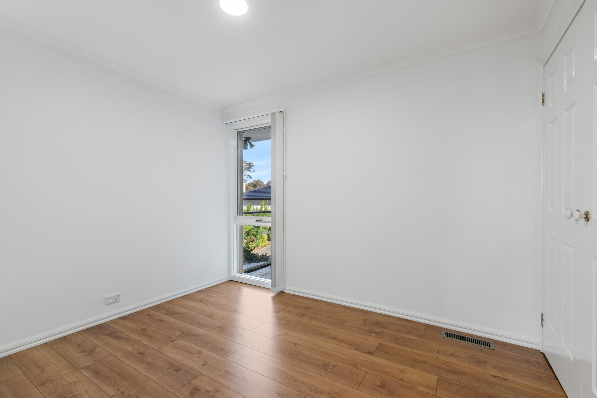 Generous 3-Bedroom Home in Sought-After Templestowe