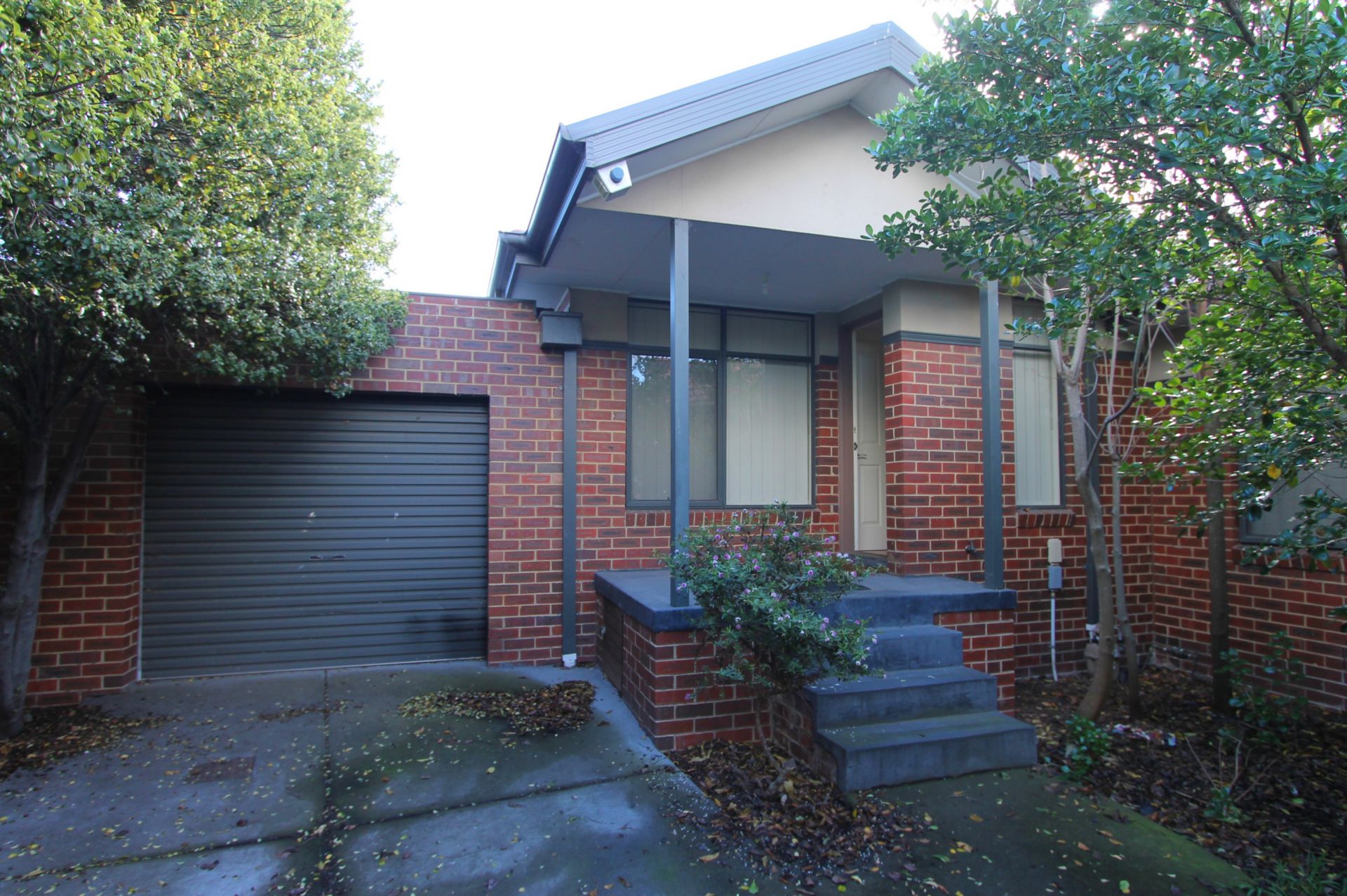 Prime Location & Easy Living!