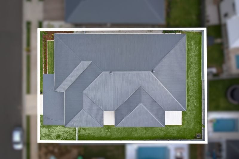 Immaculate Luxury: Seamless Indoor-Outdoor Living