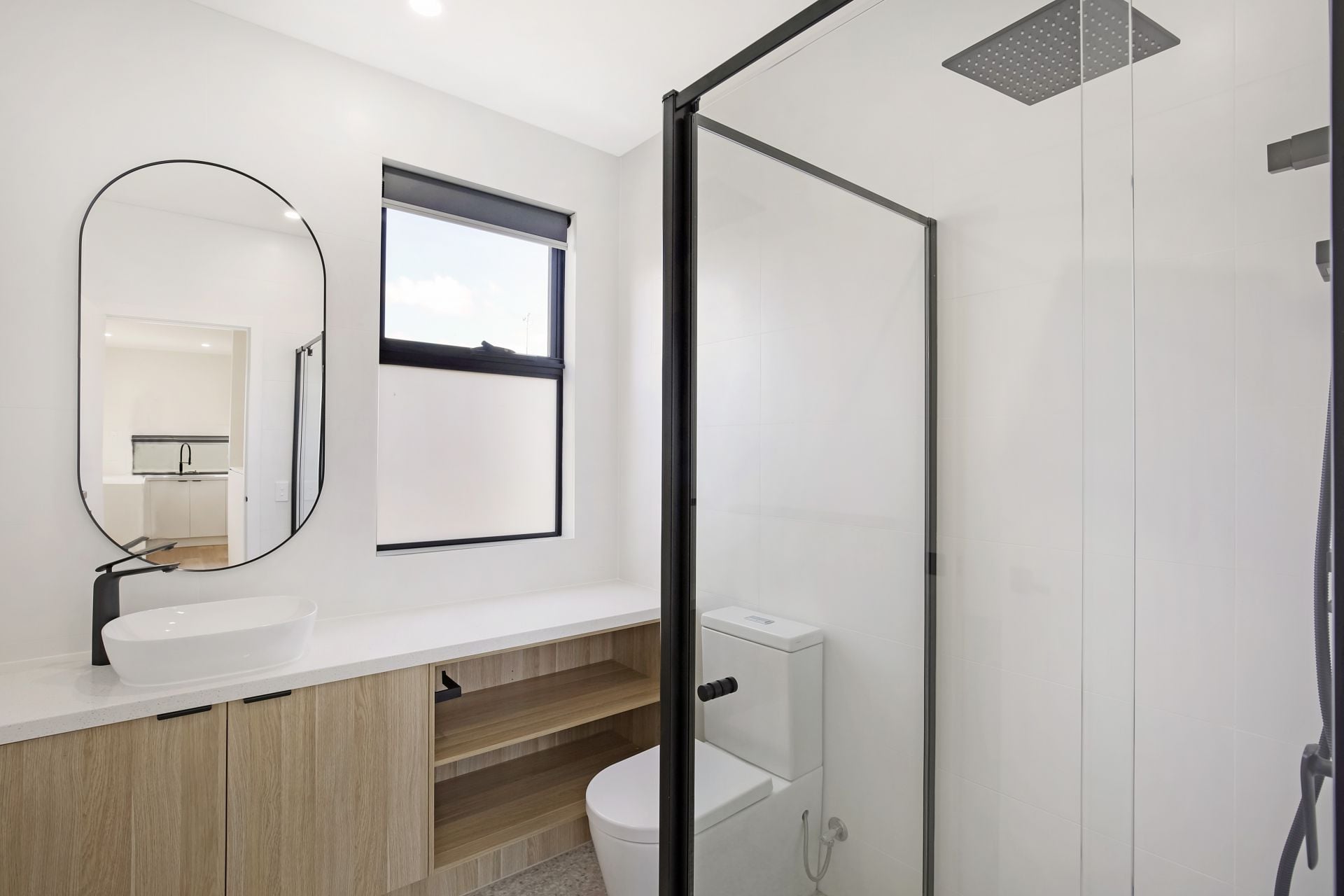 Townhouse for Lease in Heidelberg West – Perfectly Positioned for Convenience and Comfort!