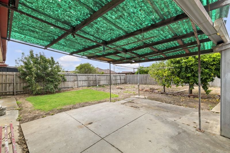 19 Bates Avenue, Thomastown