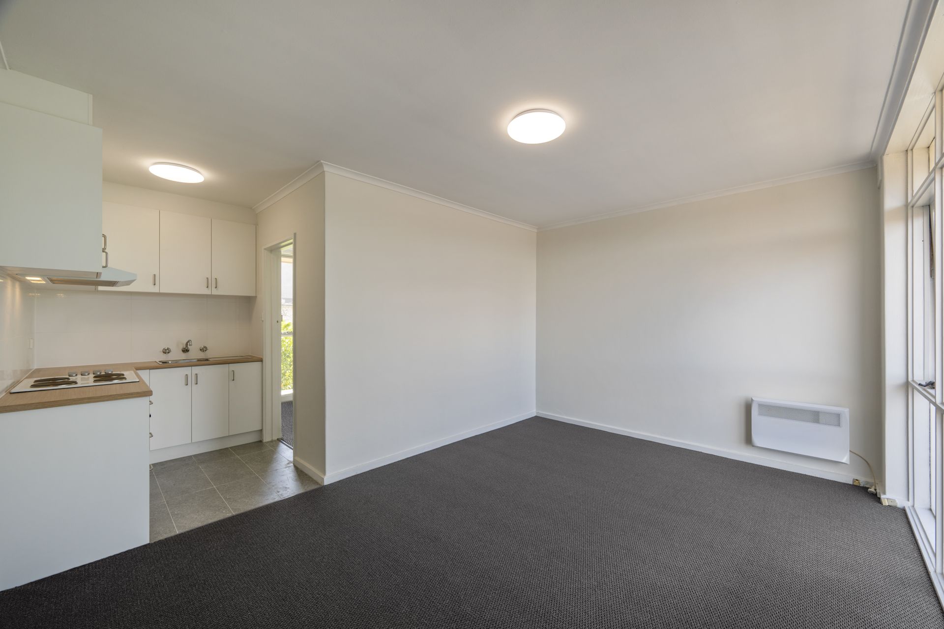 One Bedroom Fully Renovated in the Heart of Thornbury?