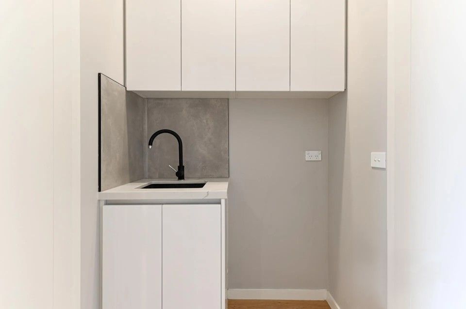 Modern & Low-Maintenance Living in a Prime Hadfield Location