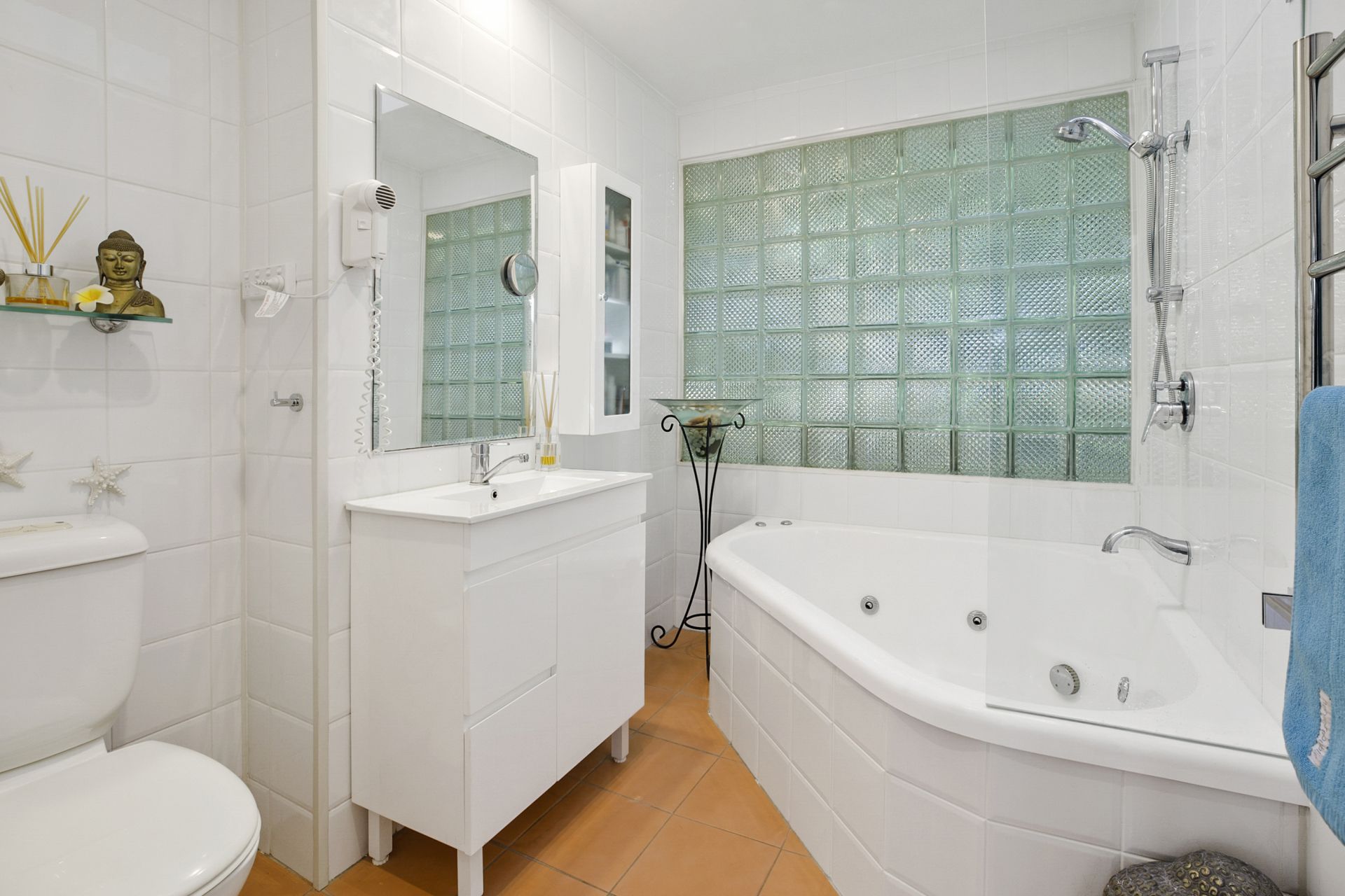 82 Riviera Avenue Avalon Beach NSW, Avalon Beach - Thumbnail 2