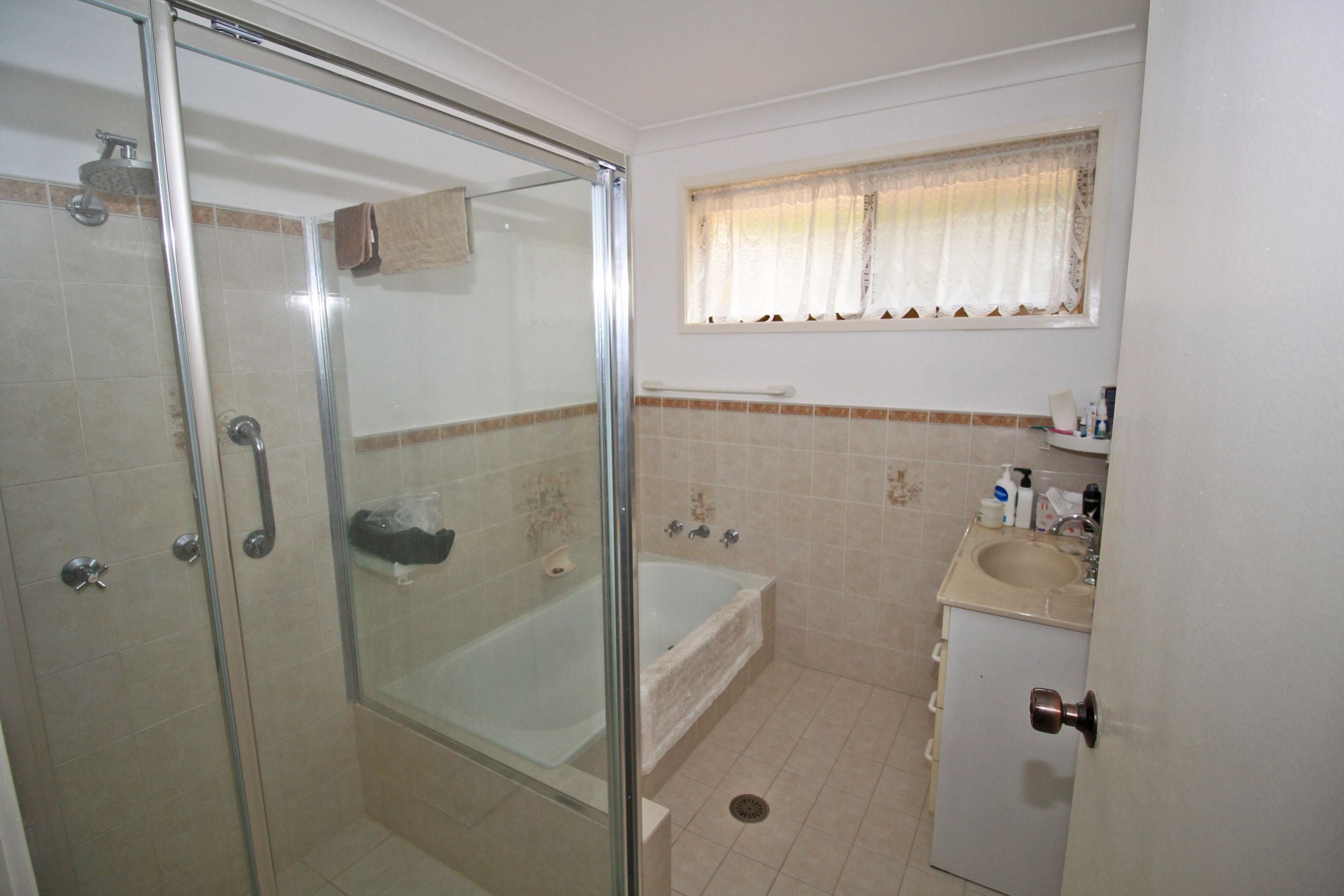 2/7 Gow Place, LAURIETON NSW 2443