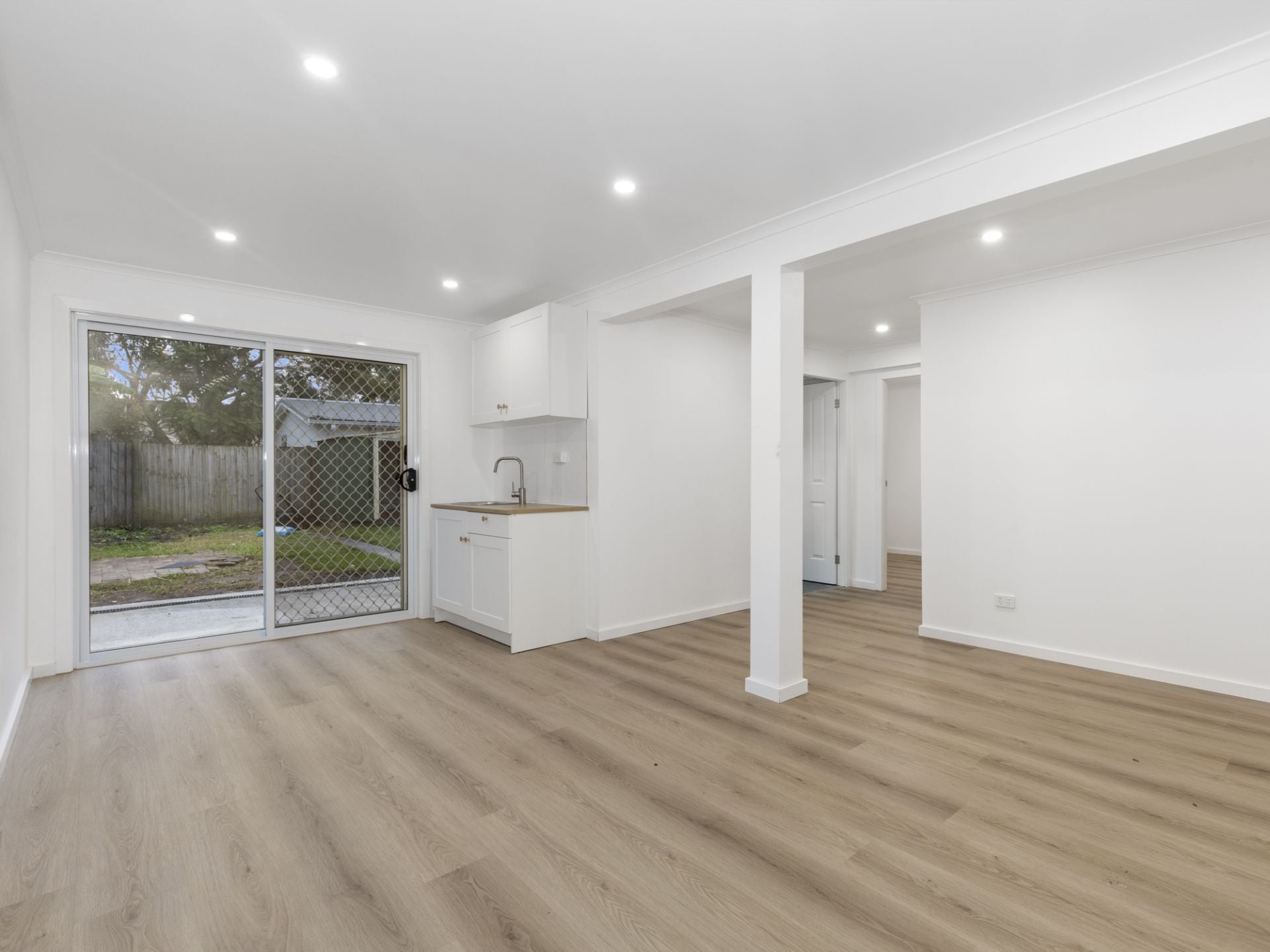 29 Windsor Road, Berkeley Vale, Berkeley Vale - Thumbnail 2