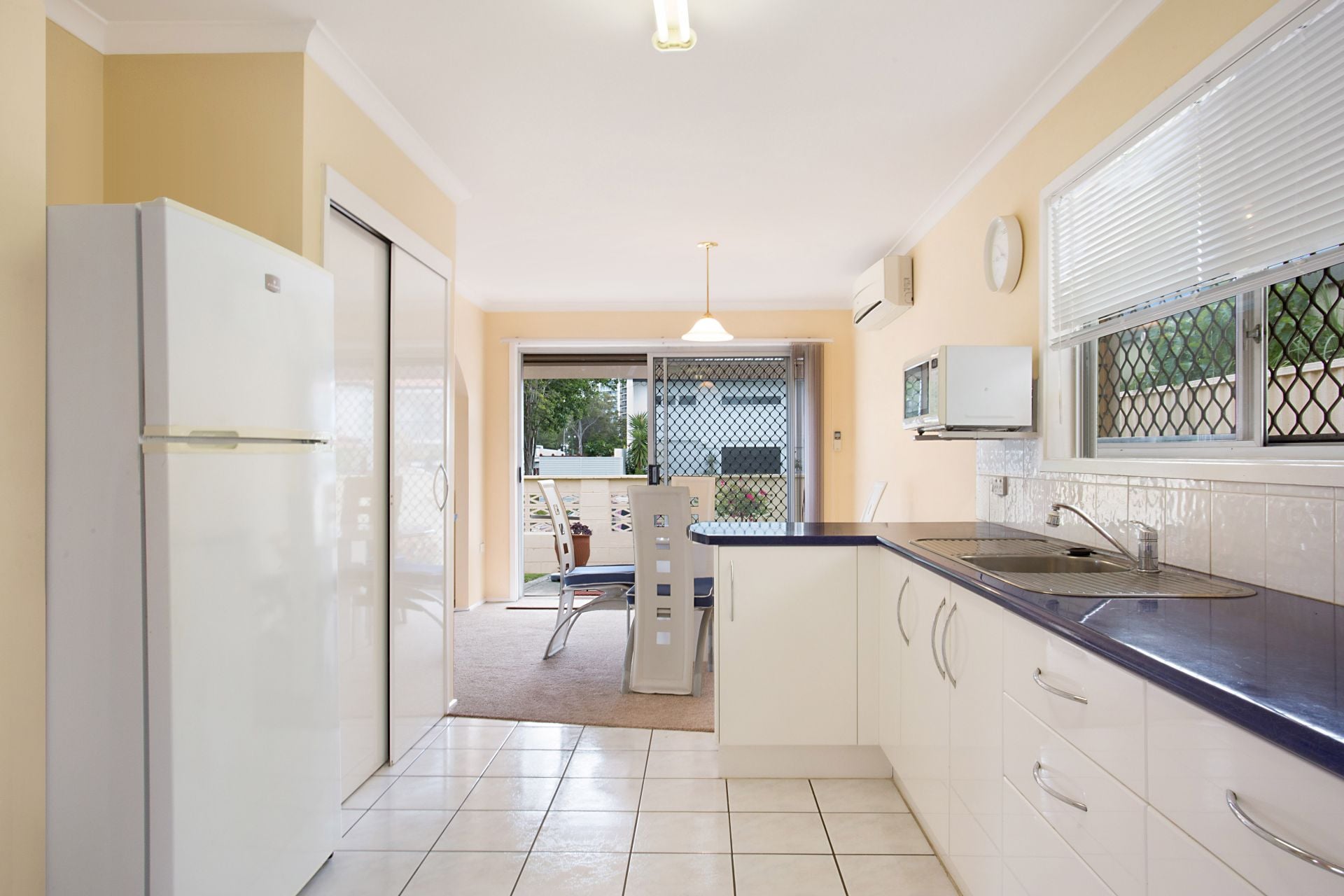 1 Amalfi Drive Isle Of Capri QLD, Isle Of Capri - Thumbnail 3
