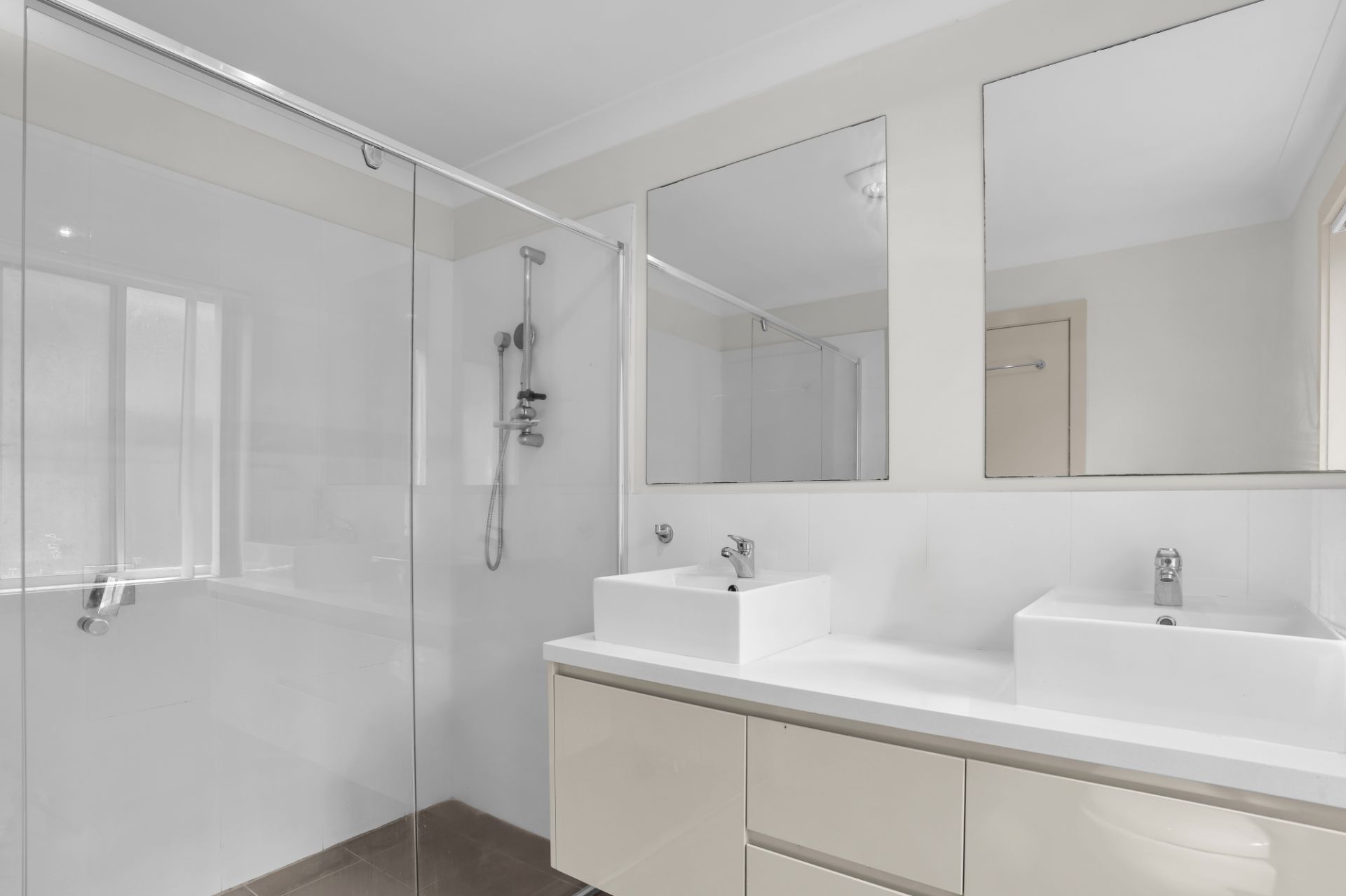 13 Lorimer Crescent, Elderslie, Elderslie - Thumbnail 7