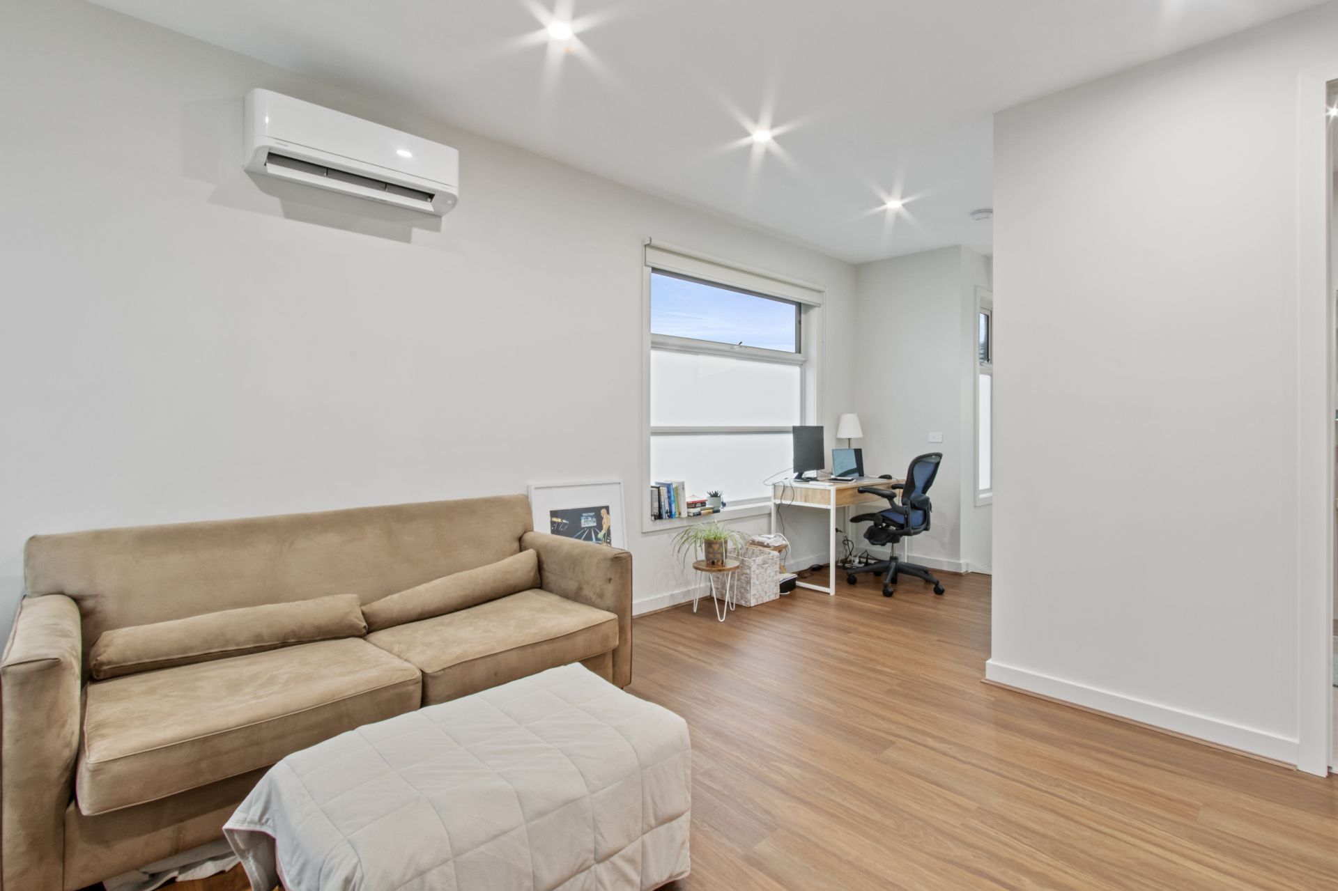 Stylish 3-Bedroom Townhouse in Prime Reservoir Location