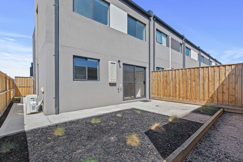 17 Versailles Walk, Wollert