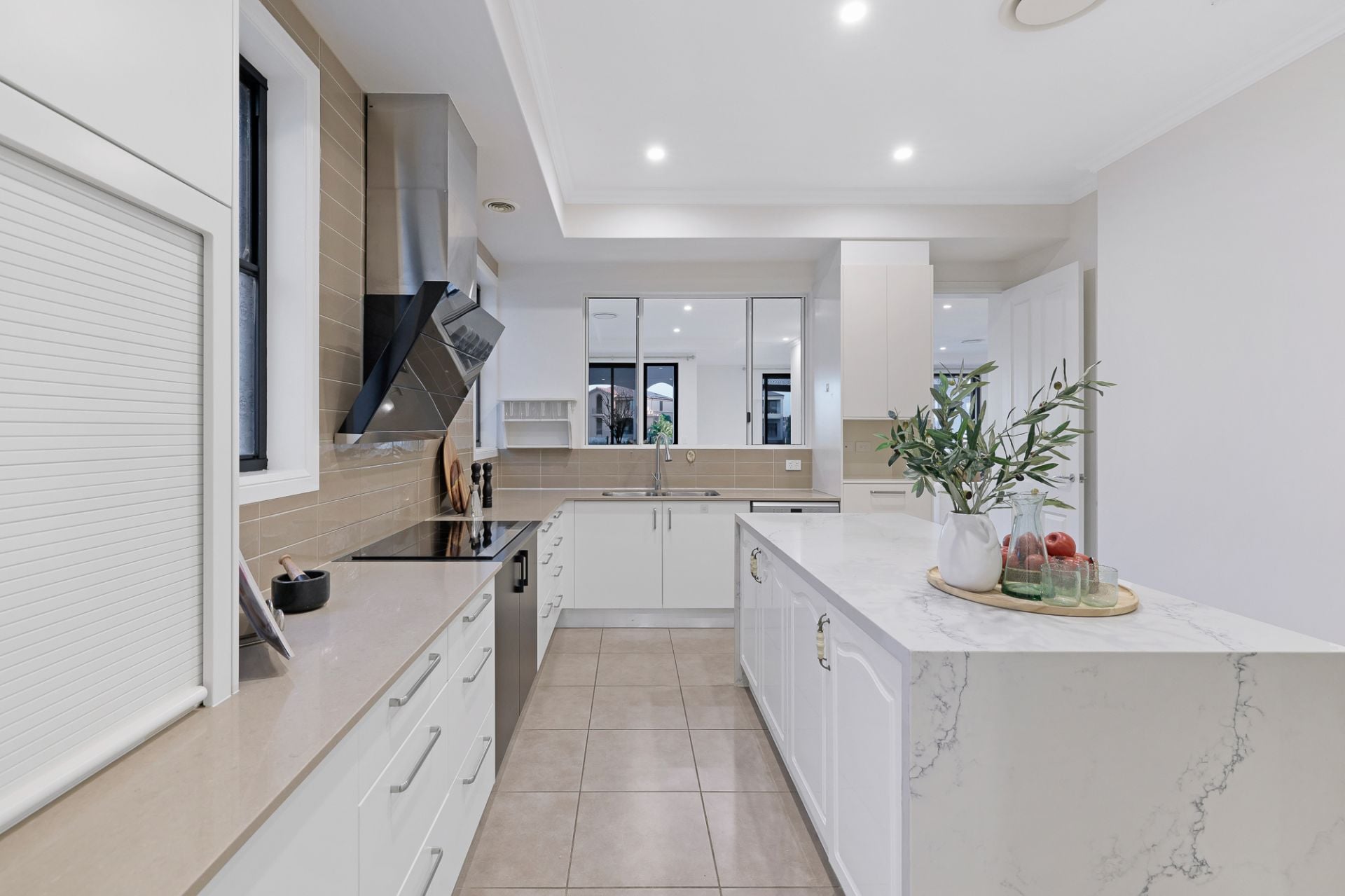 1051 Edgecliff Drive, Sanctuary Cove QLD 4212, Sanctuary Cove - Thumbnail 6