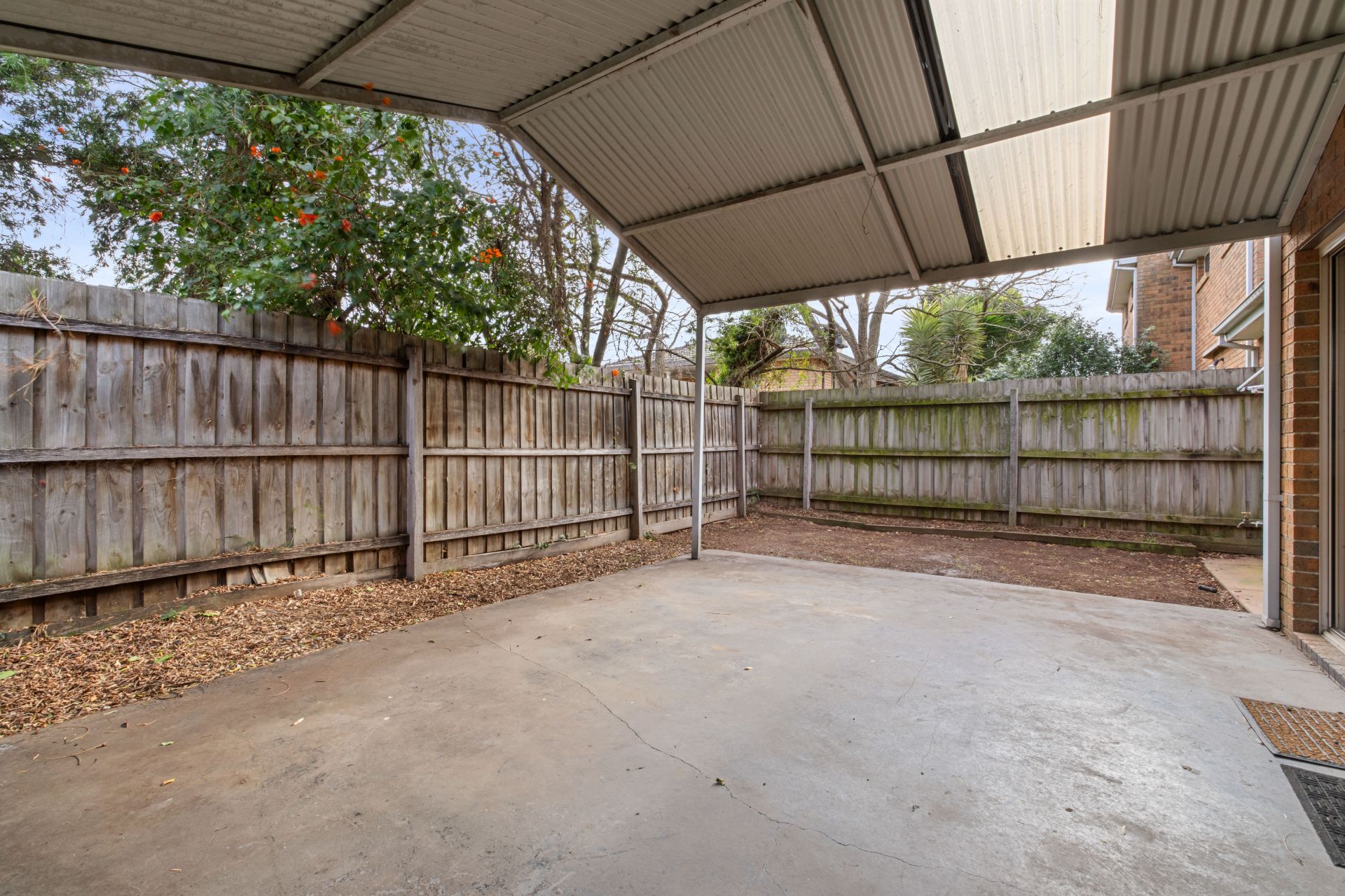 STYLISH 3 BEDROOM TOWNHOUSE