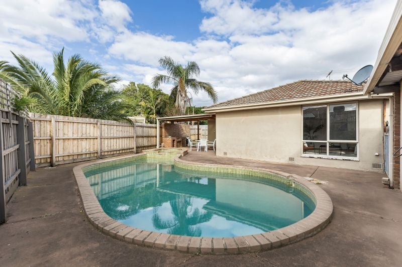 18 Peppercorn Parade, Epping