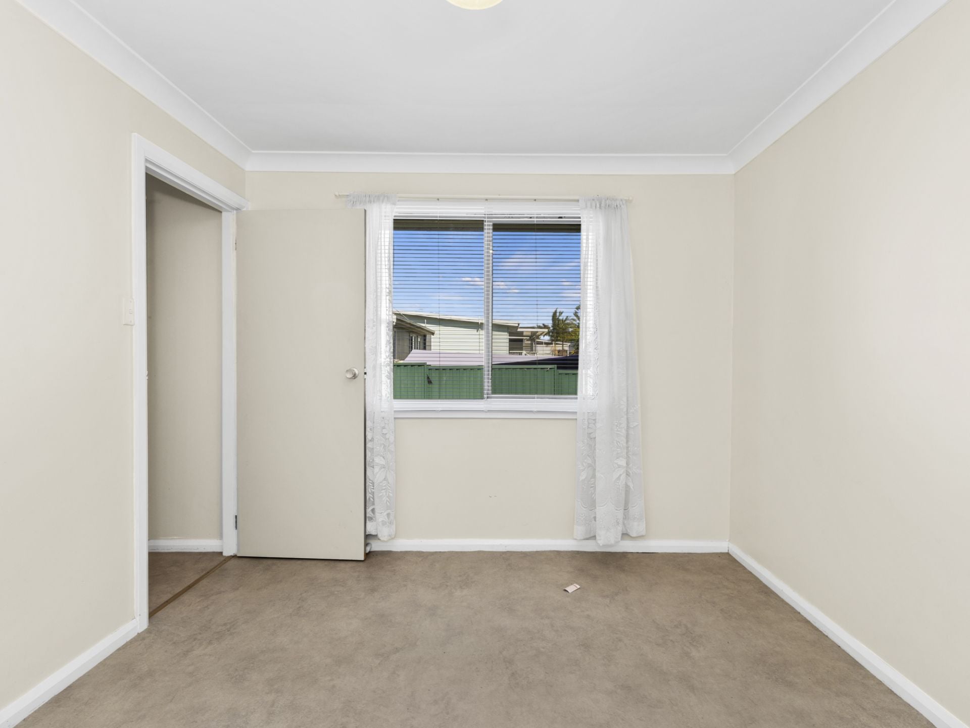 52 Robertson Road, Killarney Vale, Killarney Vale - Thumbnail 4