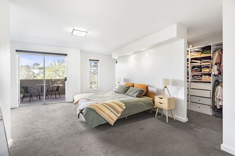 24 Clare Boulevard, Greenvale