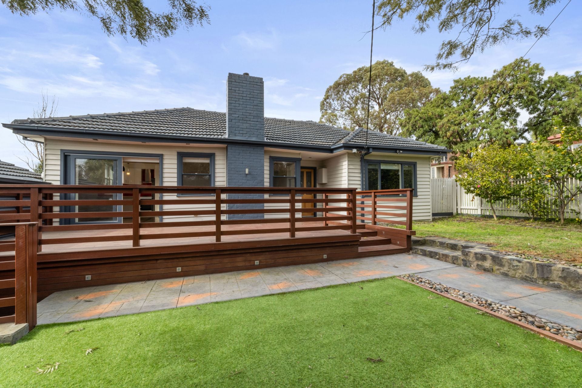 Charming Weatherboard Home in a Prime Heidelberg Location