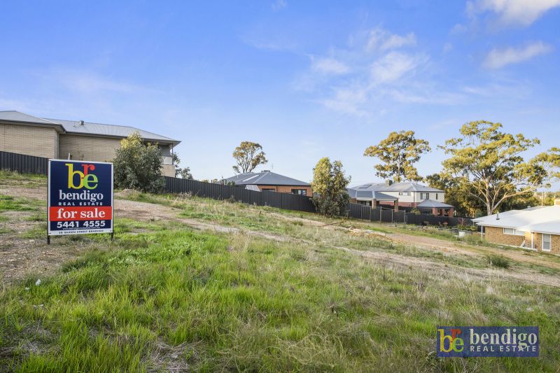 8 Reville Close Golden Square VIC, Square - Thumbnail 3