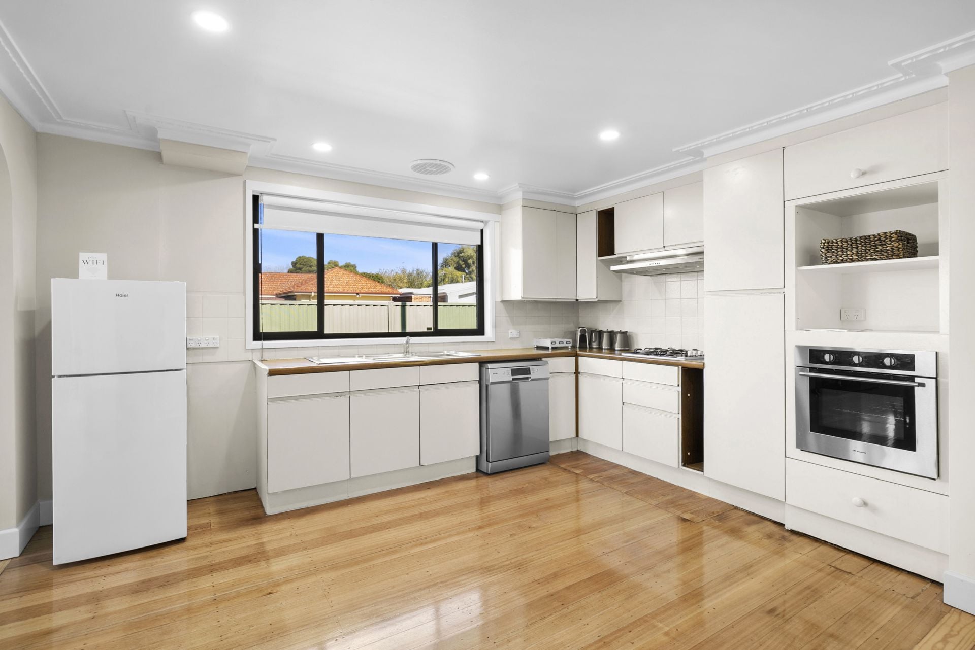 225 Dowling  Street, Wendouree, Wendouree - Thumbnail 4