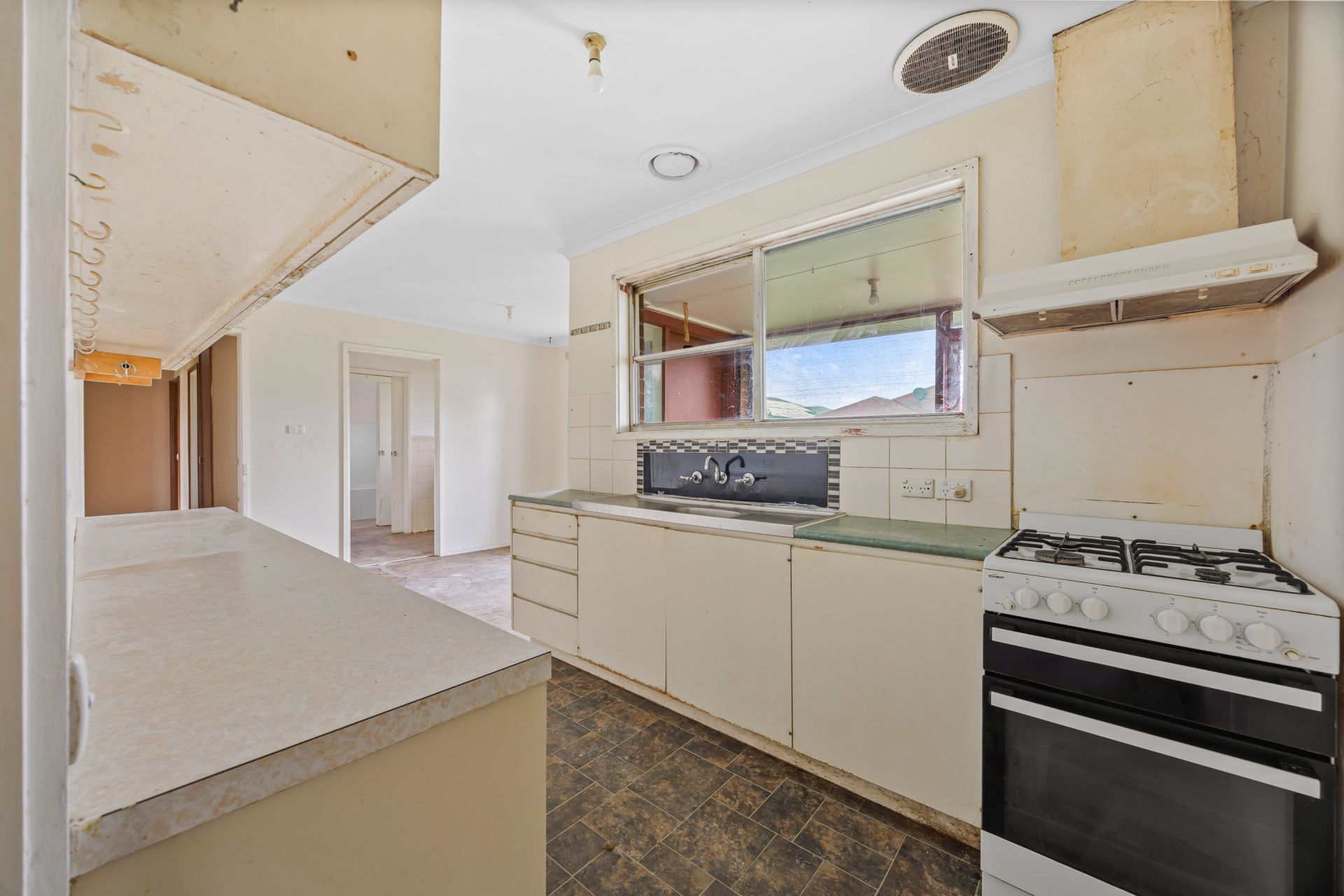 75 Wattle Avenue, Wendouree, Wendouree - Thumbnail 3